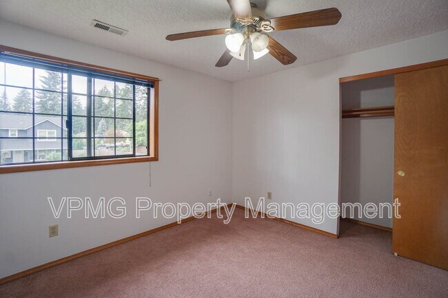 Building Photo - 4017 NE 157th Ave