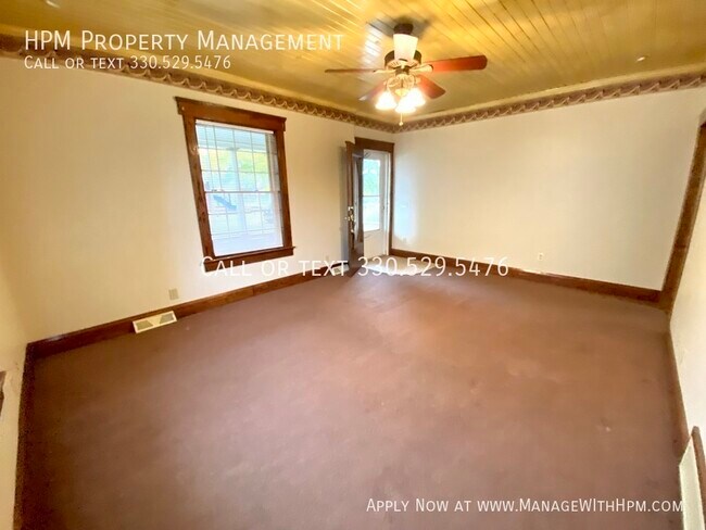 Building Photo - 837 Parkview St NE