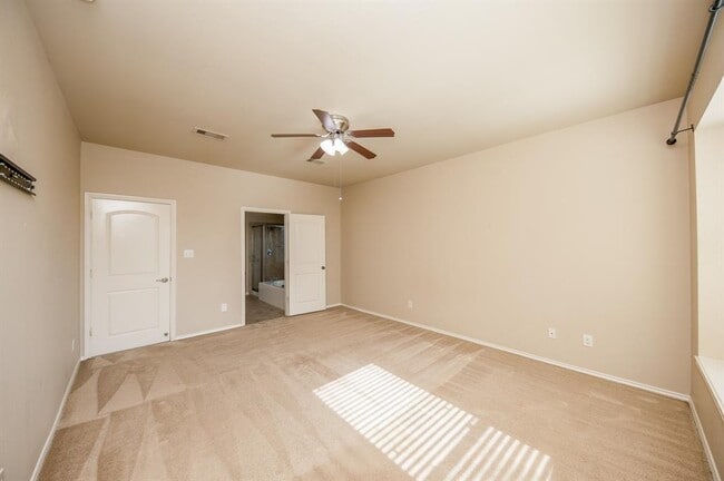 Building Photo - 4019 Windmill Creek Dr