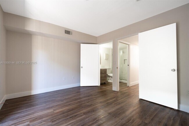 Building Photo - 6806 NW 166th Terrace