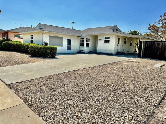 Building Photo - Beautifully Remodeled Allied Gardens Home
