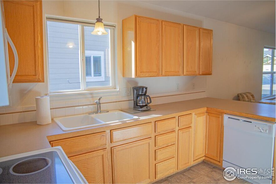 Building Photo - 1371 Saginaw Pointe Dr