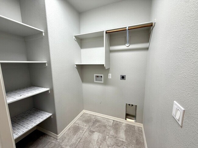 Building Photo - Beautiful 2023 Build | 3 Bed, 2 Bath | Solar + Premium Upgrades | Landscaping Included