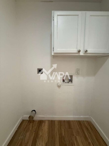 Building Photo - 10038 Raven Field Dr