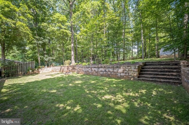 Building Photo - 7826 Glenister Dr