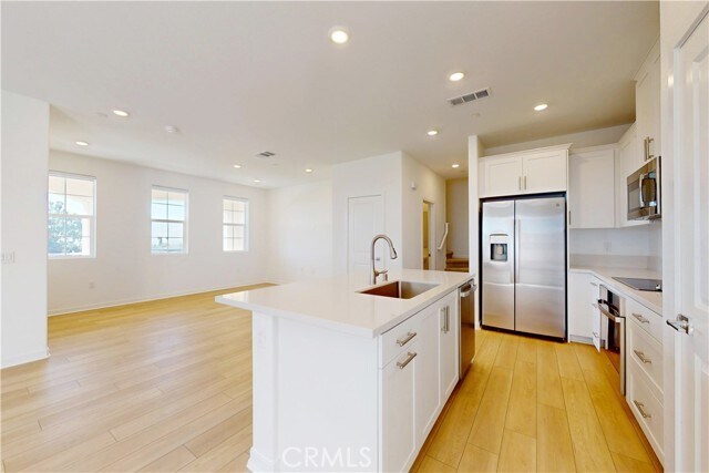 Building Photo - 8421 Gabrielino Ct