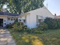 Building Photo - Cozy Fostoria Home