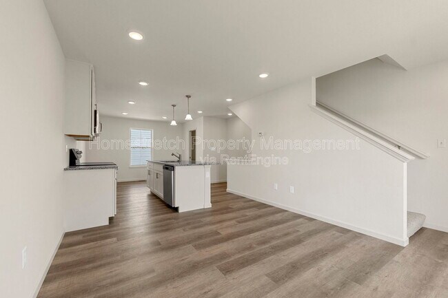 Building Photo - 176 Canal Cottage Aly