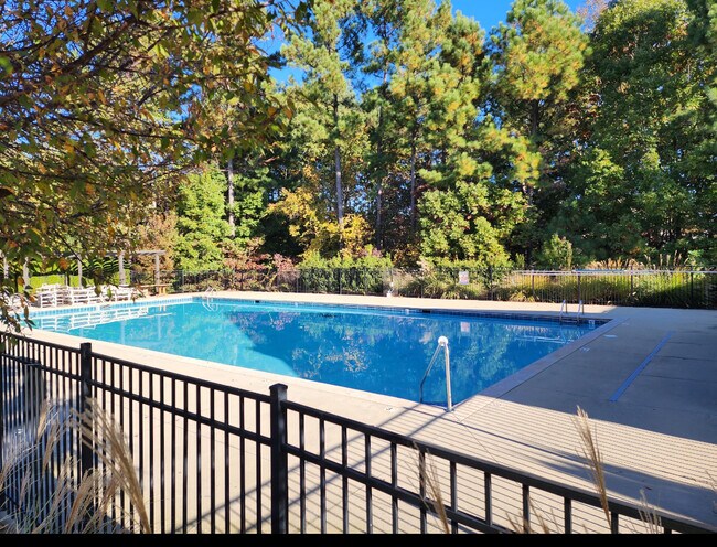 Building Photo - 71 Pocono Dr