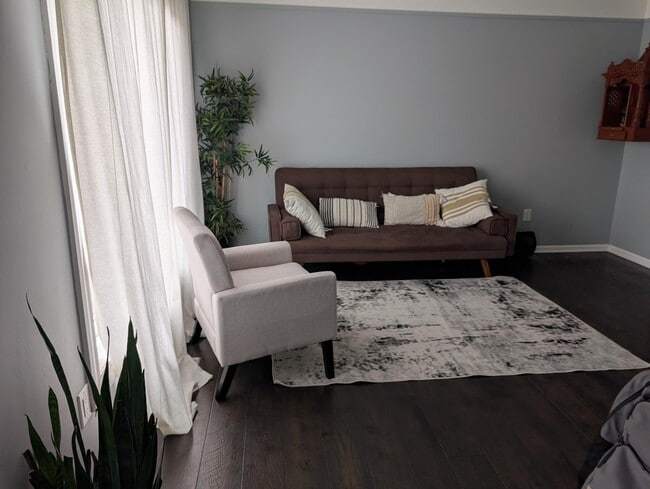 Building Photo - 7074 Foxridge Dr