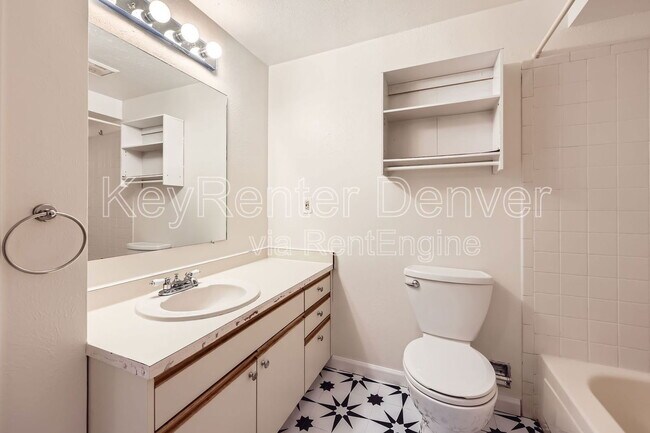 Building Photo - 20 S Boulder Cir