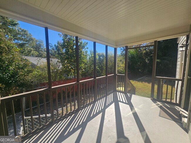 Building Photo - 68 Fourth St Ext