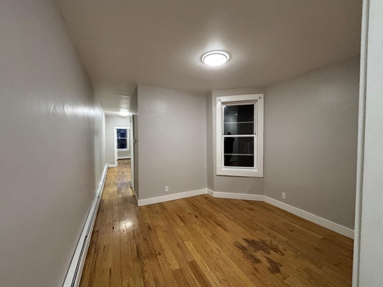 Building Photo - 407 61st St