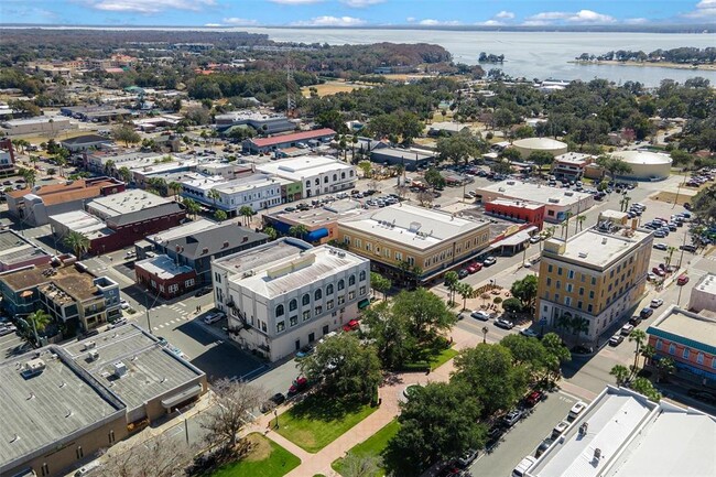 Building Photo - 206 W Main St