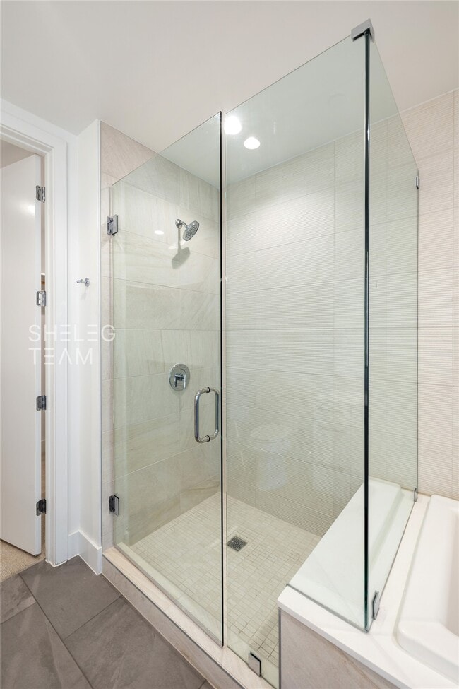 Building Photo - 808 Crawford St