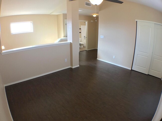 Building Photo - Mesquite Hills 3bed/2.5bath plus Loft REFRIG A/C Home!