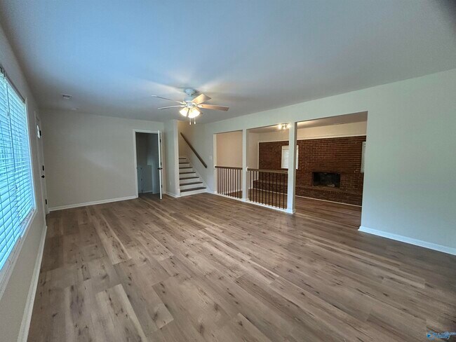 Building Photo - 285 Ruby Dr