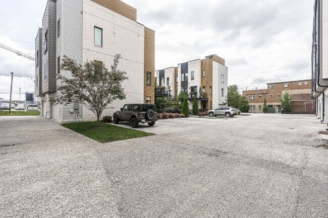 Building Photo - 3BR Germantown Townhome in the Heart of Nashville