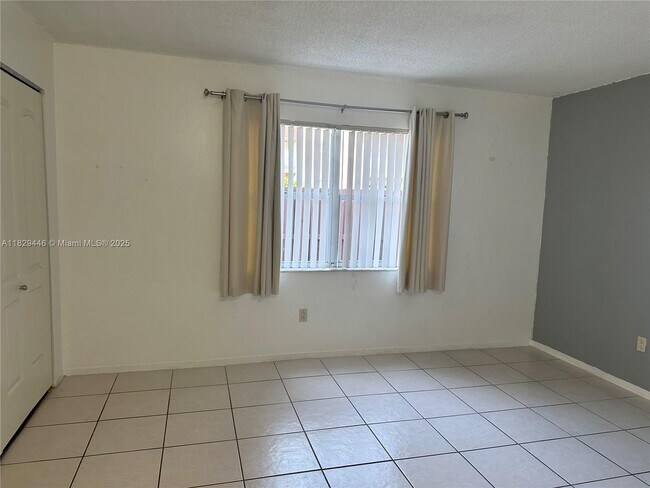 Building Photo - 9972 SW 88th St