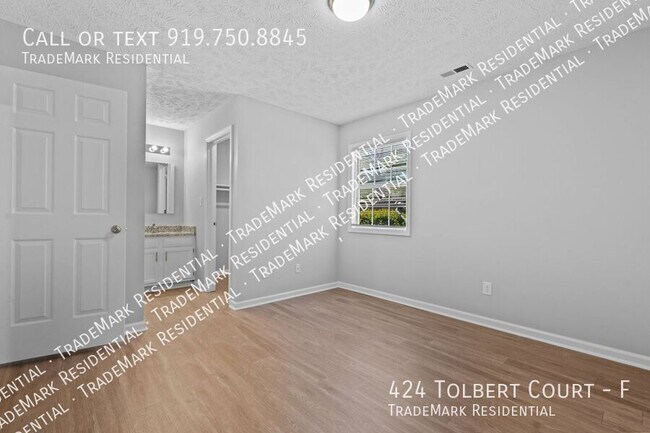 Building Photo - 424 Tolbert Ct