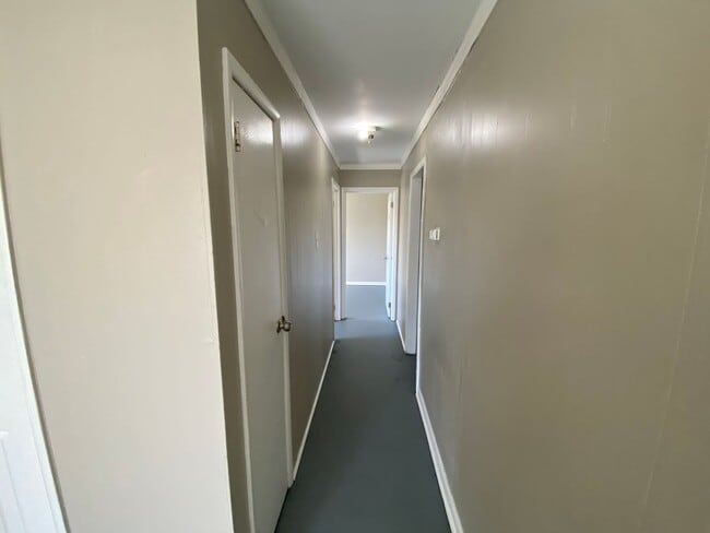 Building Photo - Spacious 4-Bedroom Home – Section 8 Welcome!