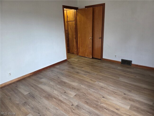 Building Photo - 3976 Faircrest St SW