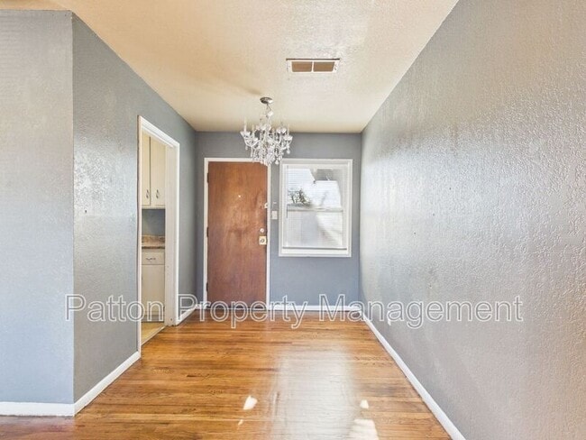 Building Photo - 2805 Duncan Dr