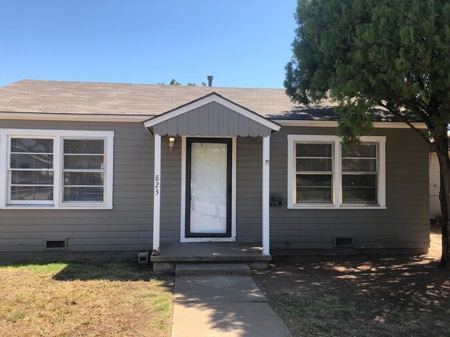 Building Photo - CUTE HOME WITH 2 BEDROOMS, 1 BATHROOM, 1 CAR GARAGE