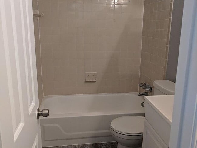 Building Photo - "Charming 2-Bedroom Gem with Granite Count...