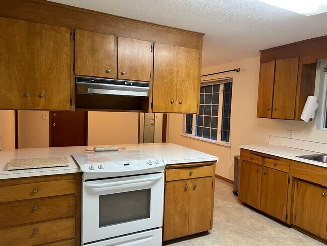 Building Photo - 3Bd/1.5Ba Covington House