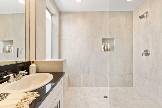 Building Photo - 48701 Anastacia Ct
