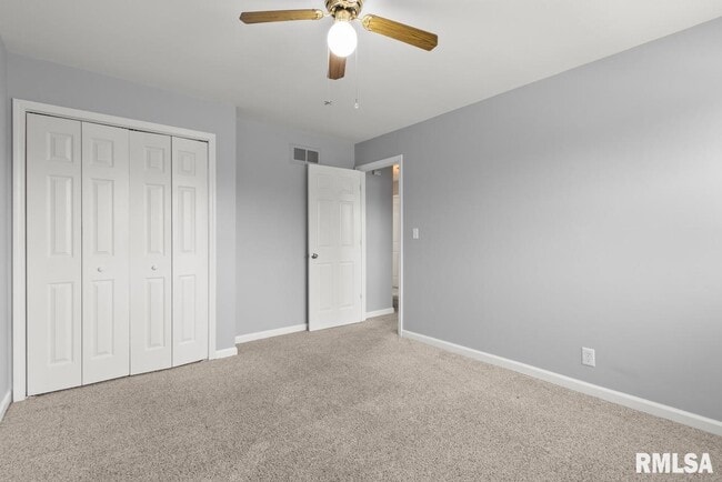 Building Photo - 2022 W Glen Ave