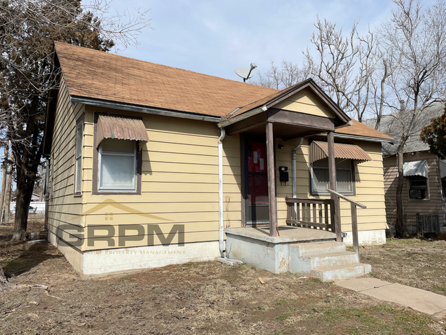 Primary Photo - 2 Bedroom Home With Garage