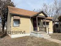 Building Photo - 2 Bedroom Home With Garage