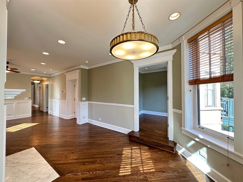 Building Photo - 3614 N Bosworth Ave