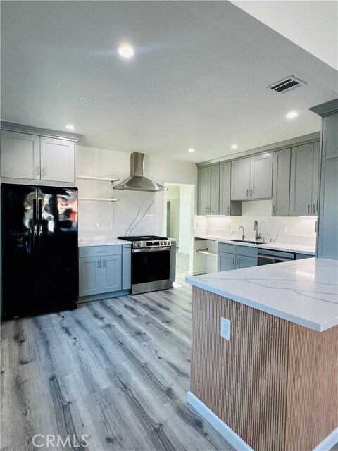 Building Photo - 3634 Caspian Ave