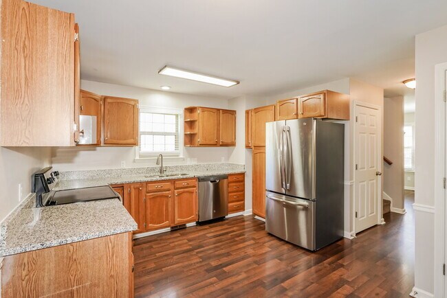 Building Photo - 116 Sunset Cir