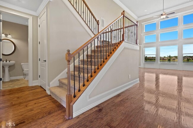 Building Photo - 2481 Lake Erma Dr