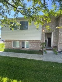 Building Photo - 1670 W 100 N