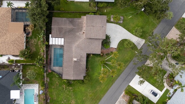 Building Photo - Spacious 5-Bed, 4-Bath Sarasota Home with ...