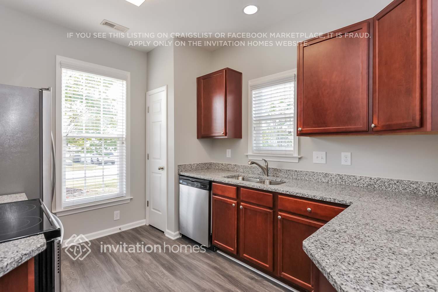 Building Photo - 213 Haywood Ln