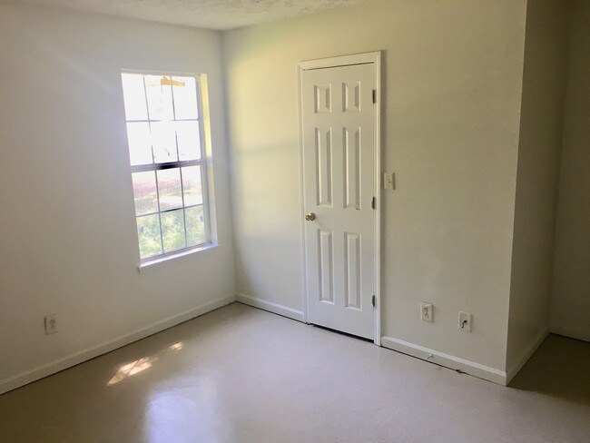 Building Photo - 639 Johnson St