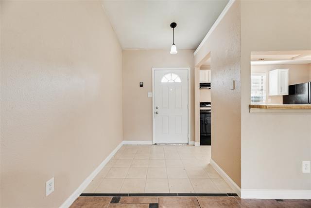 Building Photo - 7204 Shadow Bend Dr