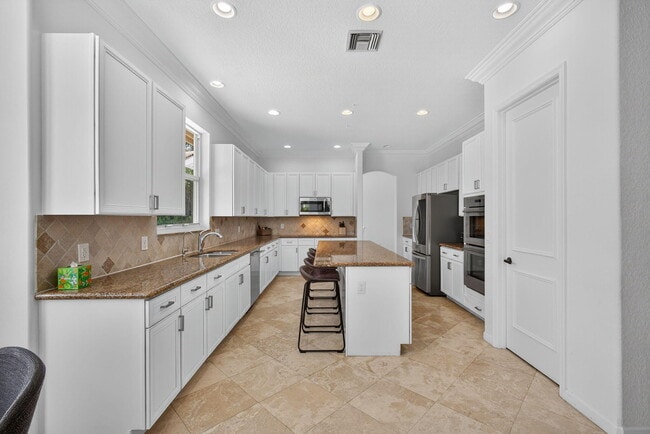 Building Photo - 11587 Manatee Bay Ln
