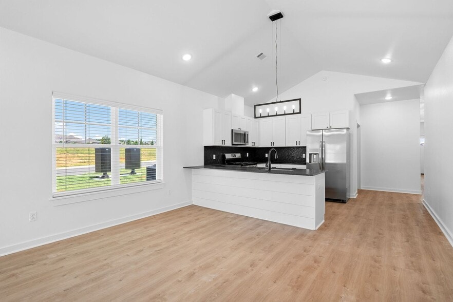 Building Photo - 8701 Cantera Dr