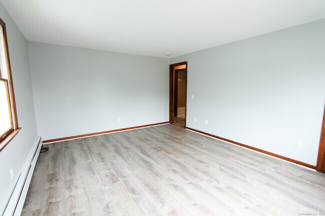 Building Photo - 17 Pinehurst Ave