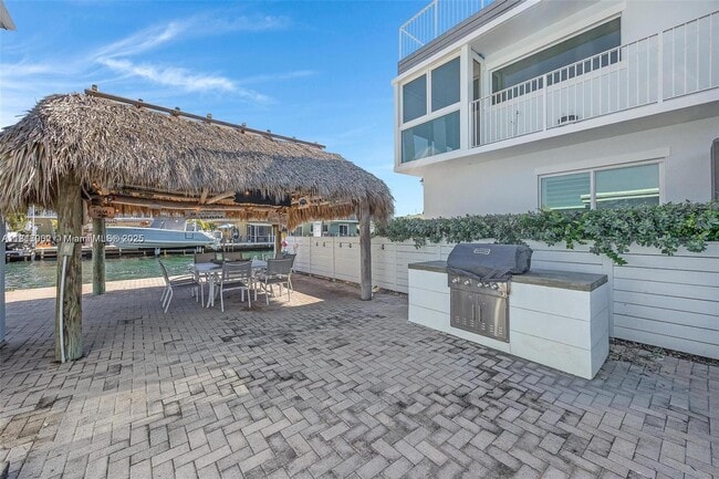 Building Photo - 230 Jolly Roger Dr