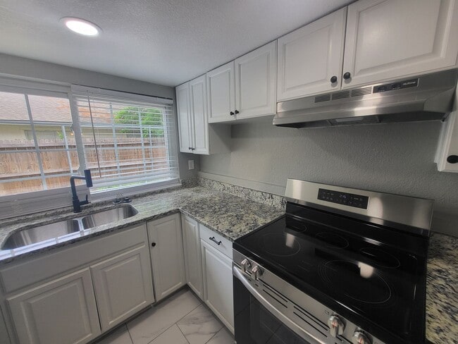 Building Photo - 2623 San Sabastian Cir