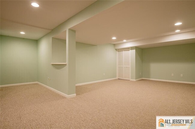 Building Photo - 1802 Schindler Dr
