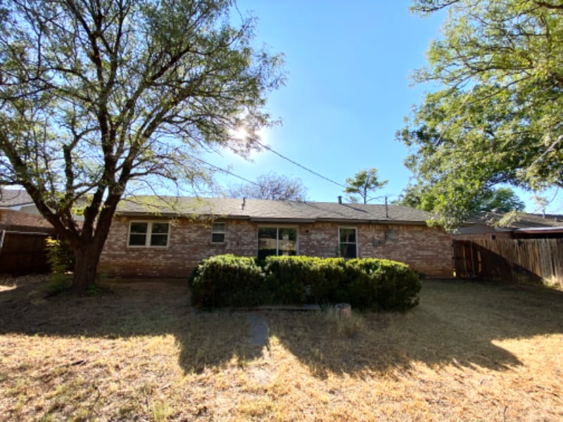 Building Photo - 1110 S Cedar St